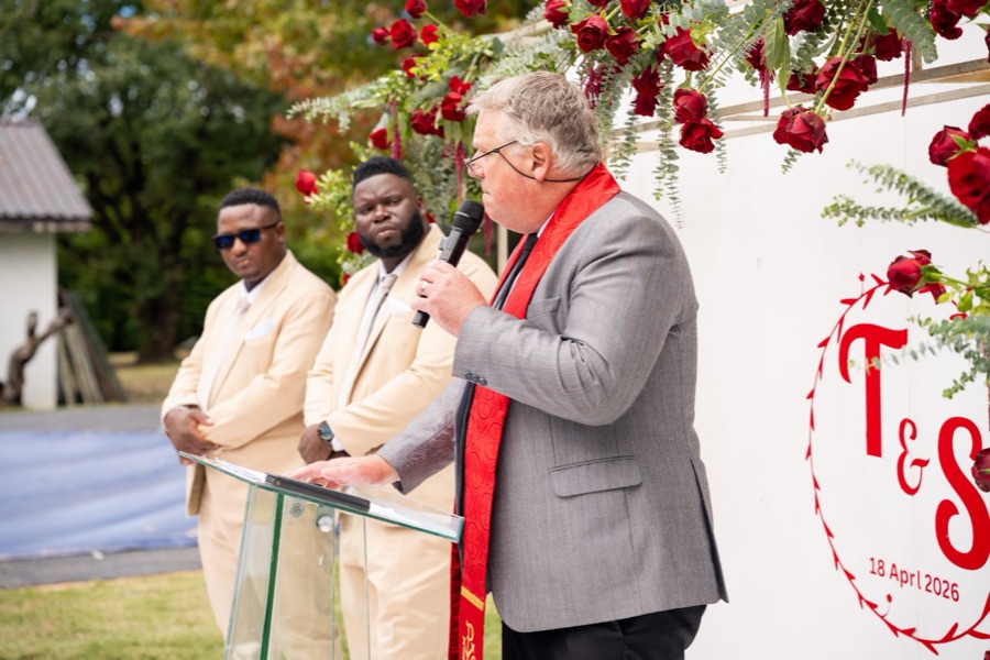 Wedding ceremony by Dr. Gerrit Rademeyer in Roedtan
